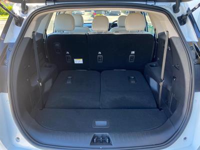 2025 Mahindra XUV700 - Thumbnail