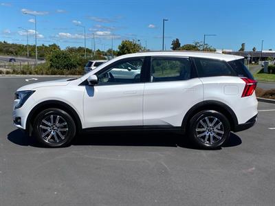 2025 Mahindra XUV700 - Thumbnail