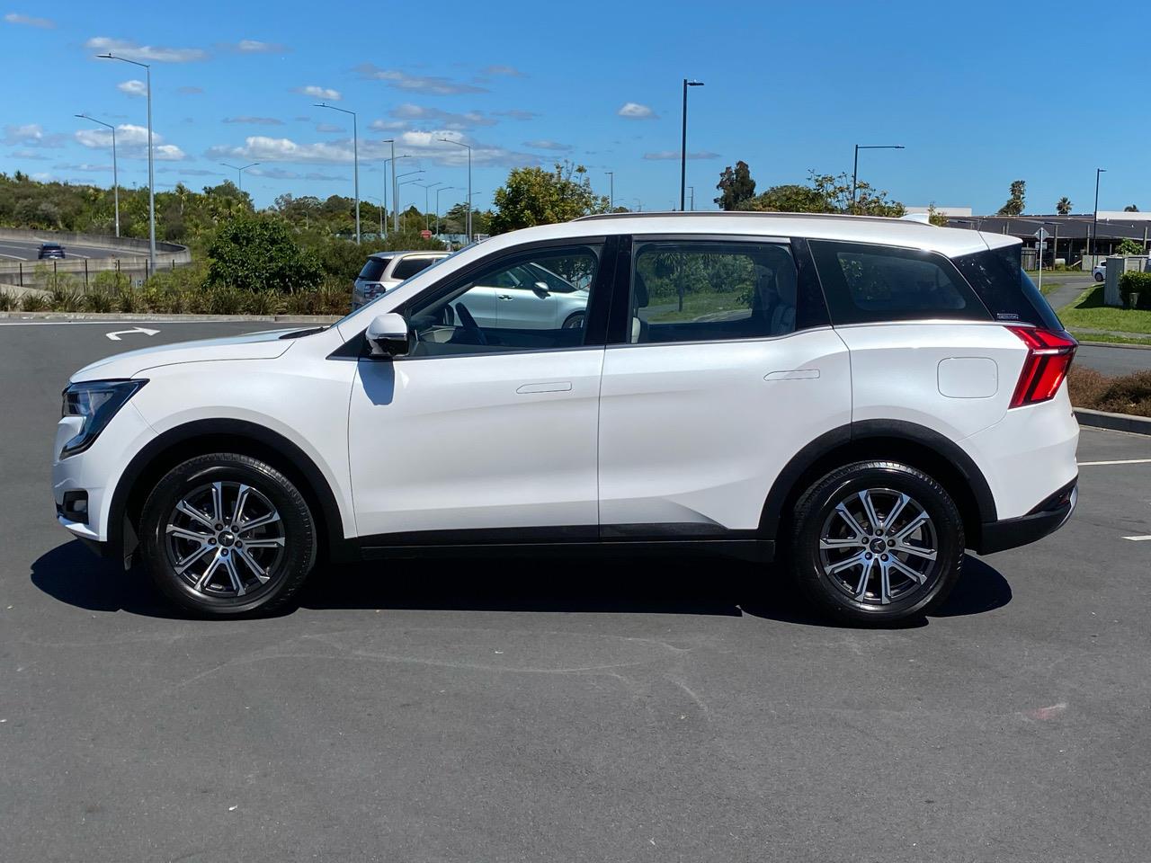 2025 Mahindra XUV700