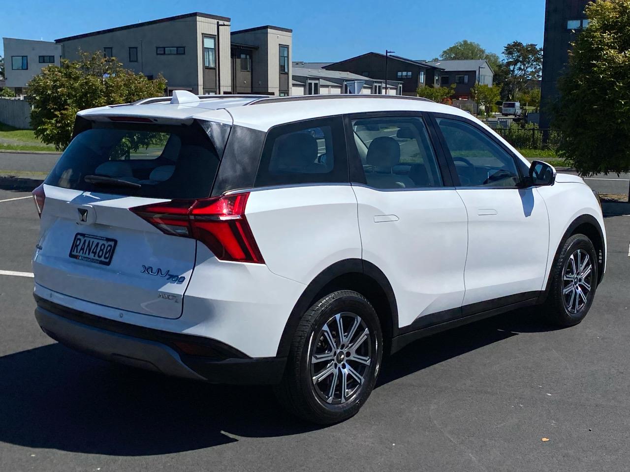 2025 Mahindra XUV700