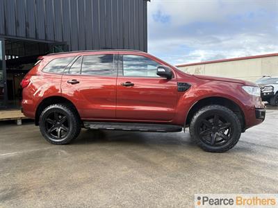 2017 Ford Everest - Thumbnail
