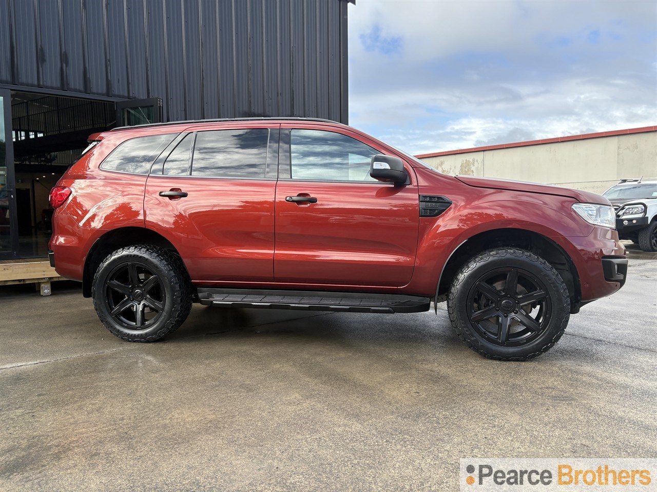 2017 Ford Everest