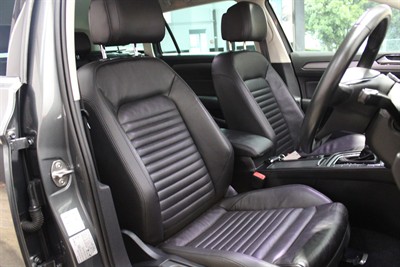 2016 Volkswagen Passat - Thumbnail