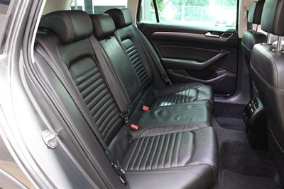 2016 Volkswagen Passat - Thumbnail