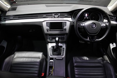 2016 Volkswagen Passat - Thumbnail