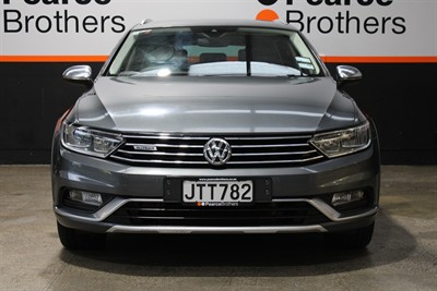 2016 Volkswagen Passat - Thumbnail