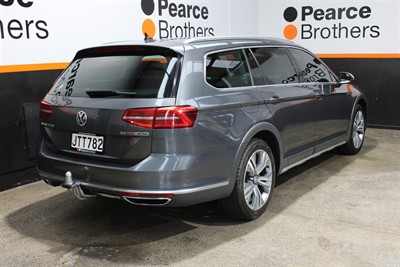 2016 Volkswagen Passat - Thumbnail