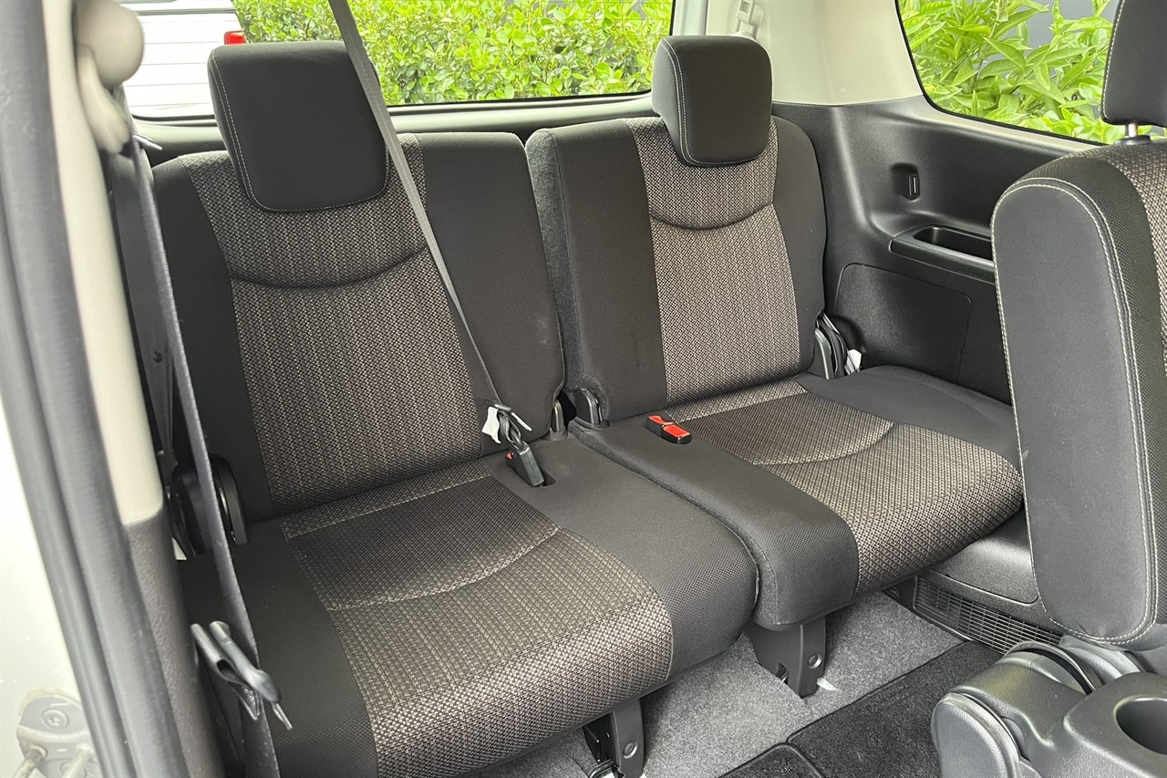 2015 Nissan Serena