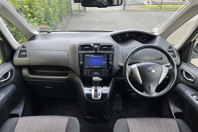 2015 Nissan Serena - Thumbnail