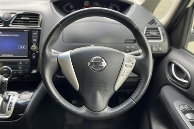 2015 Nissan Serena - Thumbnail
