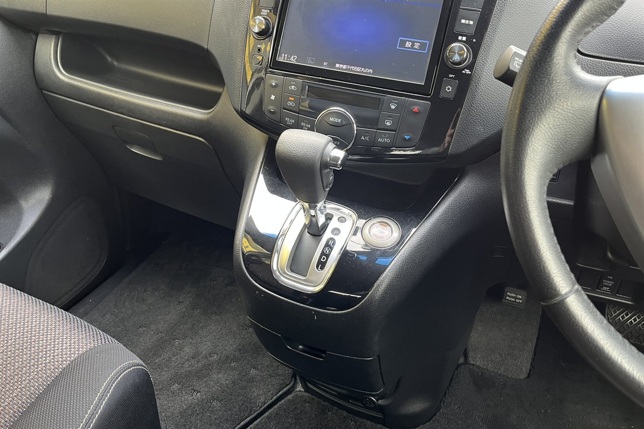 2015 Nissan Serena