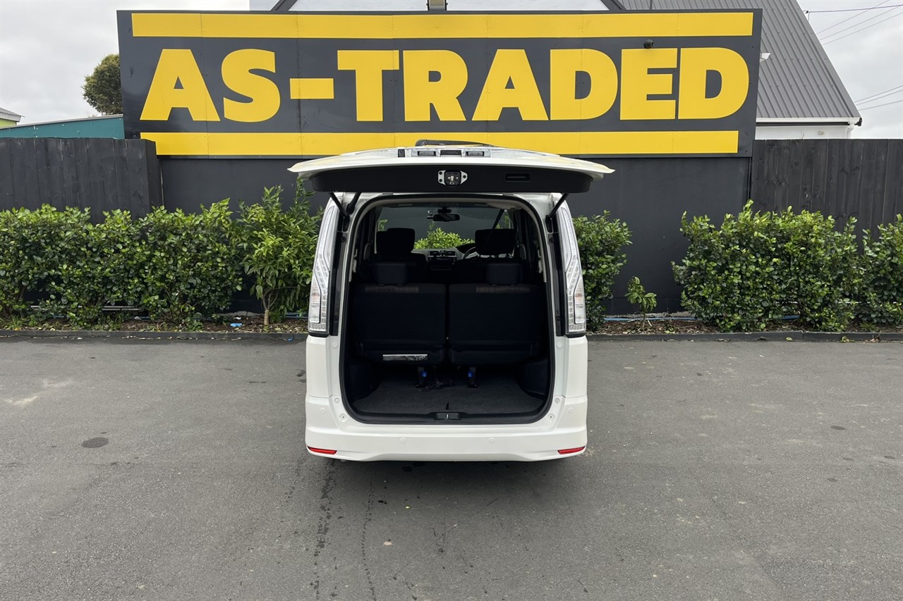 2015 Nissan Serena