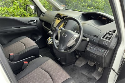 2015 Nissan Serena - Thumbnail