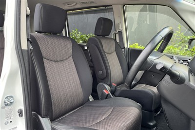 2015 Nissan Serena - Thumbnail