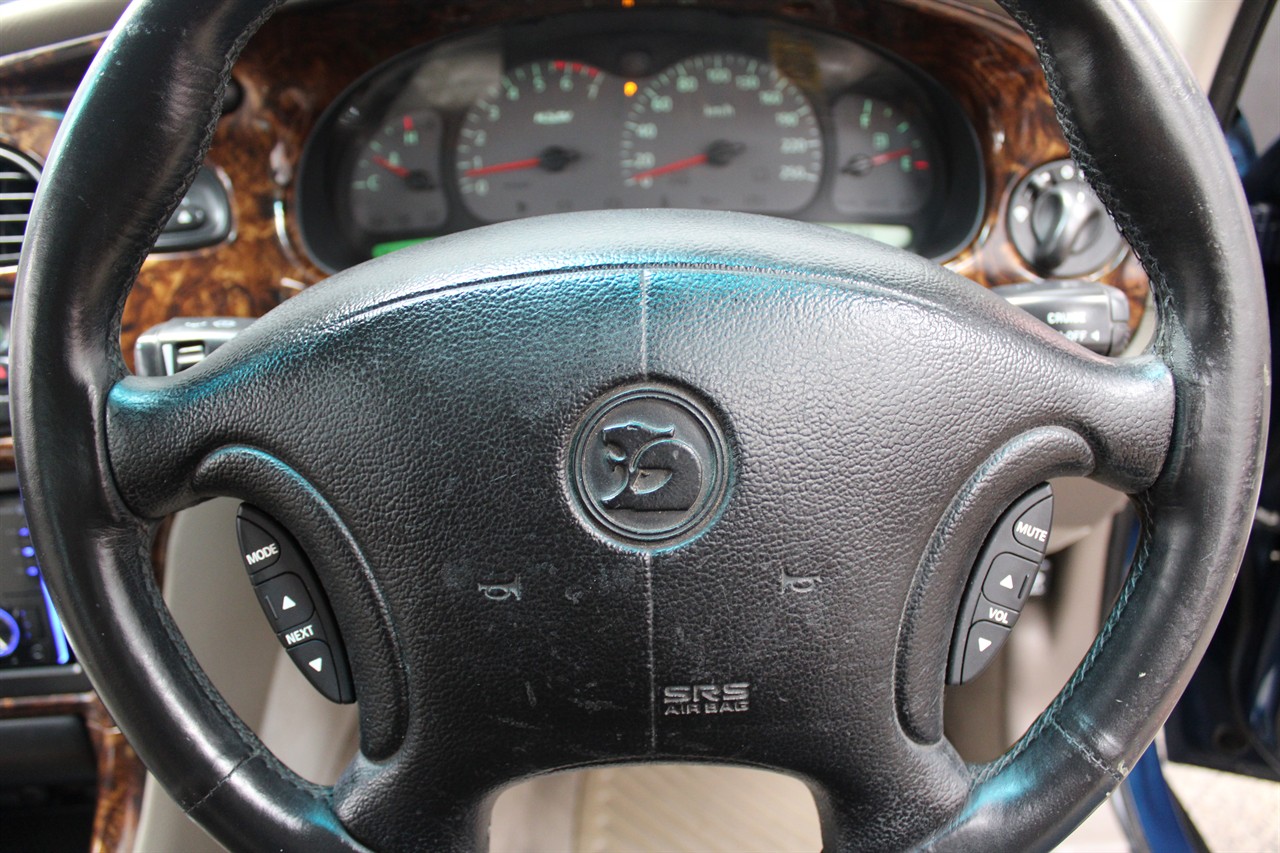 2000 Holden Commodore