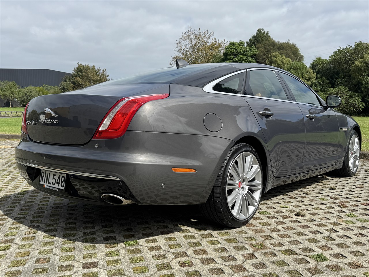 2016 Jaguar XJ
