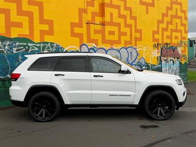 2016 Jeep GRAND CHEROKEE - Thumbnail