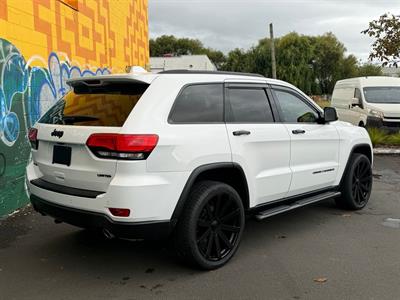 2016 Jeep GRAND CHEROKEE - Thumbnail