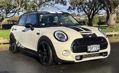 2015 Mini Cooper - Thumbnail