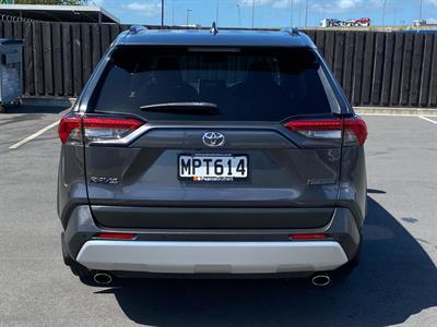 2019 Toyota RAV4 - Thumbnail