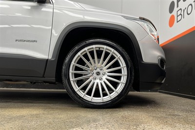 2020 Holden Acadia - Thumbnail