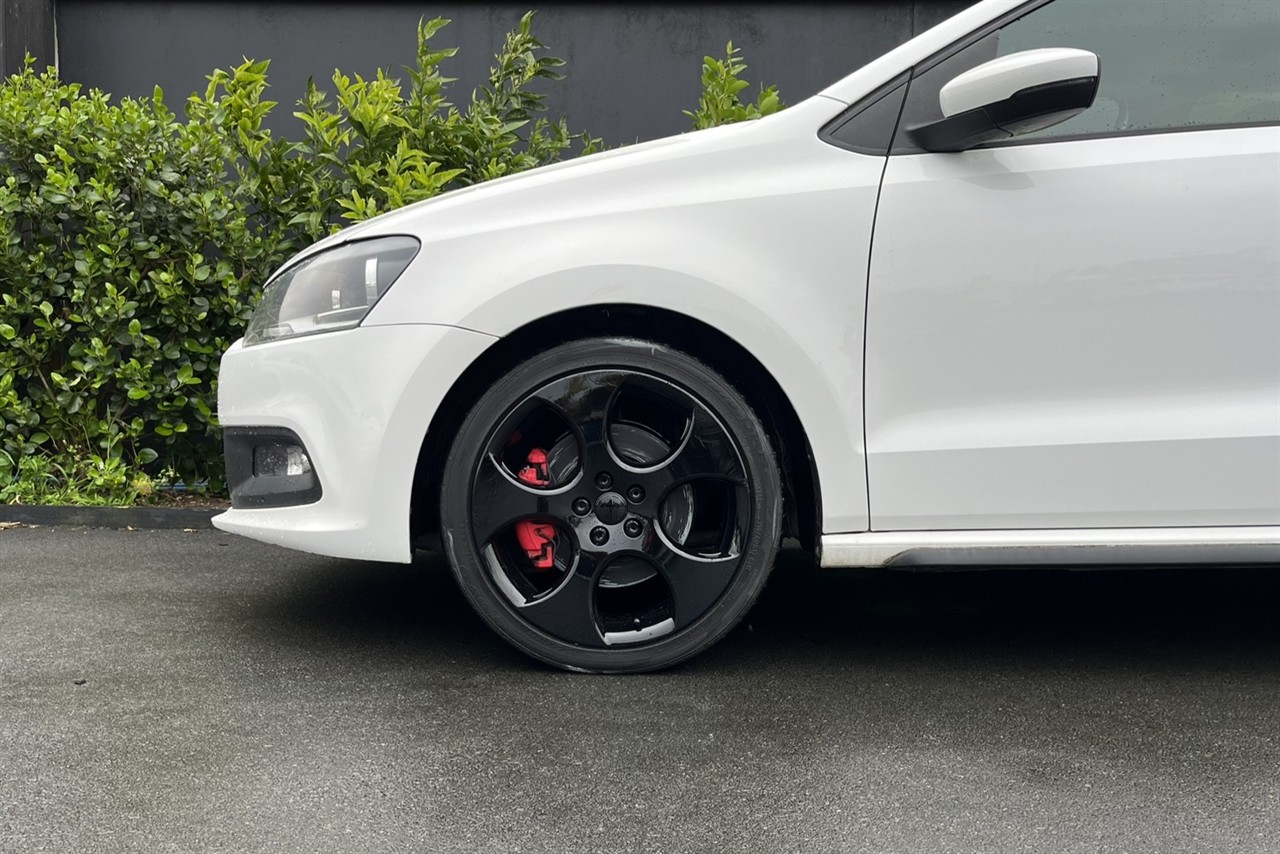 2014 Volkswagen POLO