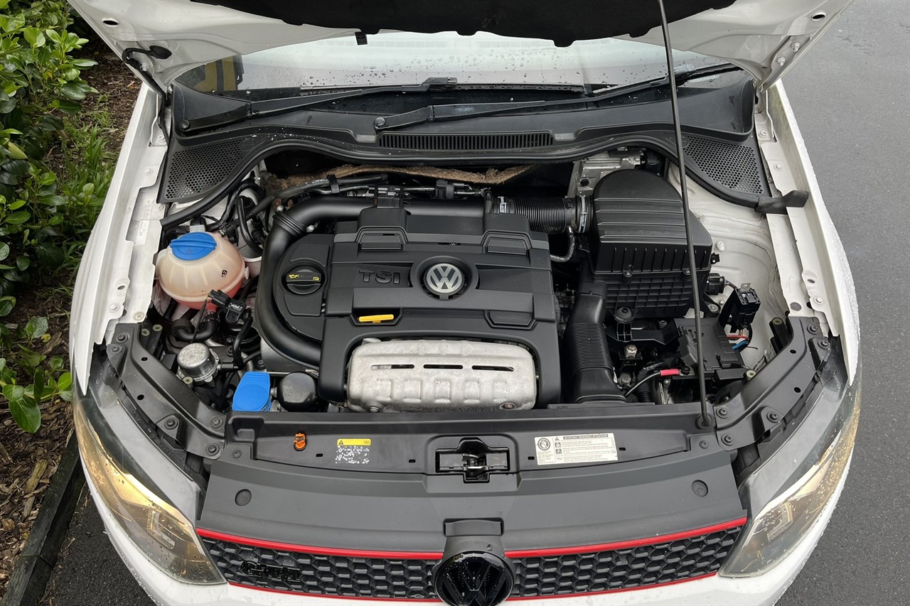 2014 Volkswagen POLO