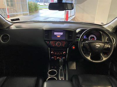 2018 Nissan Pathfinder - Thumbnail