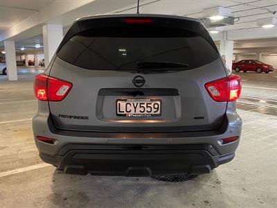 2018 Nissan Pathfinder - Thumbnail