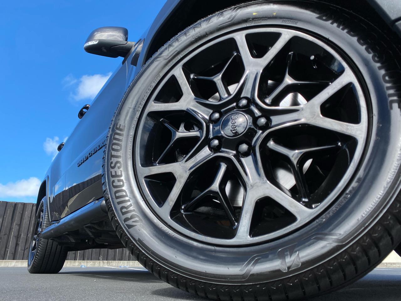 2021 Jeep GRAND CHEROKEE