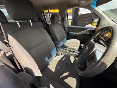 2010 Nissan Navara - Thumbnail