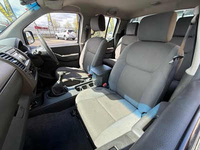 2010 Nissan Navara - Thumbnail