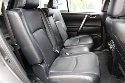 2010 Toyota HIGHLANDER - Thumbnail