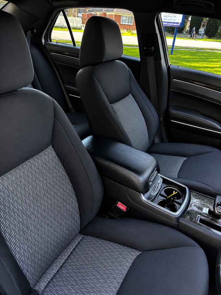 2013 Chrysler 300C