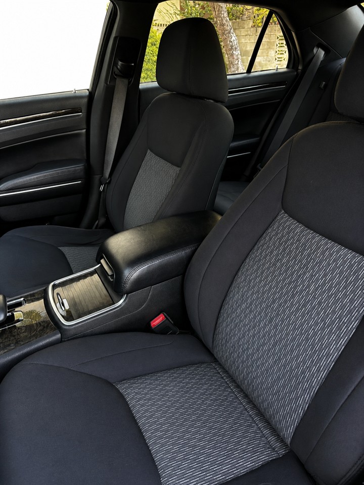 2013 Chrysler 300C