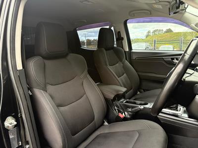 2022 Isuzu D-Max - Thumbnail