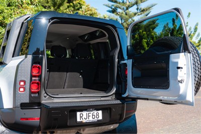 2021 Land Rover Defender - Thumbnail