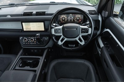 2021 Land Rover Defender - Thumbnail