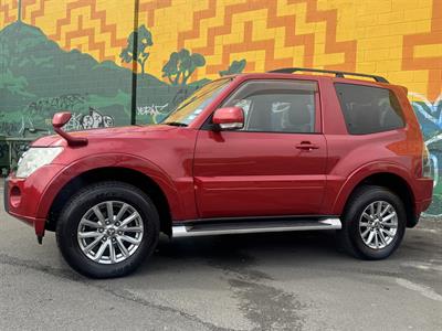 2011 Mitsubishi Pajero - Thumbnail