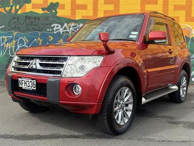 2011 Mitsubishi Pajero - Thumbnail