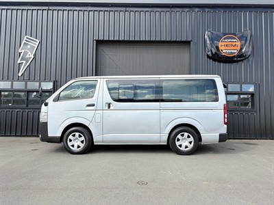 2019 Toyota Hiace - Thumbnail