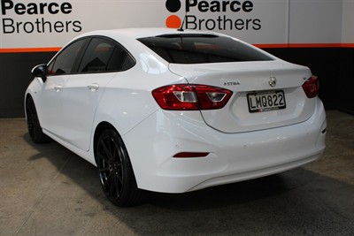 2018 Holden Astra - Thumbnail