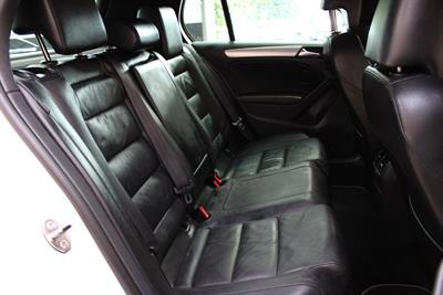 2010 Volkswagen GOLF - Thumbnail