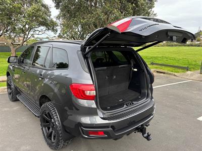 2019 Ford Everest - Thumbnail