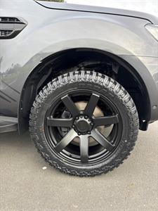 2019 Ford Everest - Thumbnail