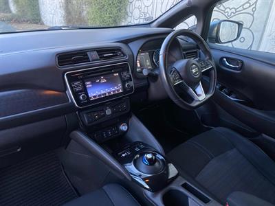 2018 Nissan Leaf - Thumbnail