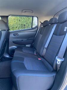 2018 Nissan Leaf - Thumbnail