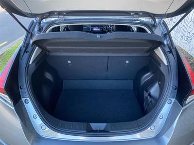 2018 Nissan Leaf - Thumbnail