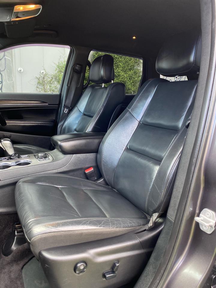 2019 Jeep GRAND CHEROKEE