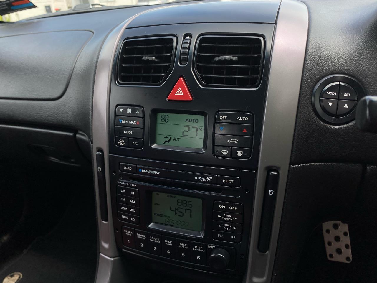 2004 Holden Commodore